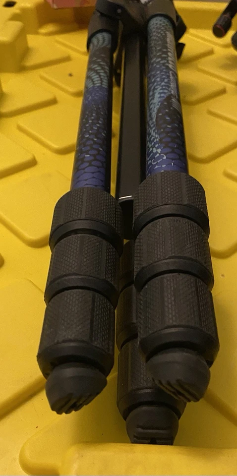 Manfrotto Element MII Aluminum Tripod in Black and Blue - Image 2 of 4