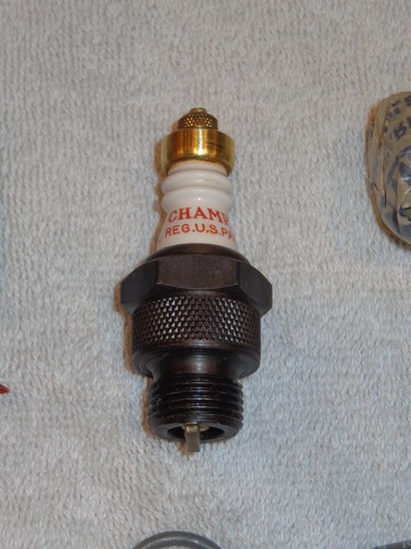 ( 1 ) .. ‘NOS’ Champion 5M Spark Plug ..‘Brass Hat’ .. 2 Ring Design .. USA Made - Picture 8 of 18