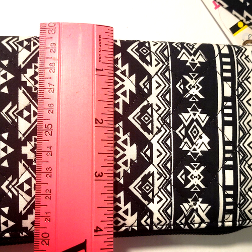 Women's Wristlet Wallet Black and White Geometric designs w/card compartments - Picture 4 of 12