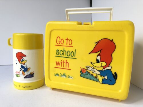 Vintage Woody Woodpecker Yellow Lunchbox And Mug With Lid - Rare Collectable - Afbeelding 1 van 10