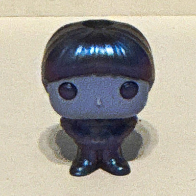 Figürchen im Funko-Pop-Stil, Sammelfigur/Wackelkopf, grau/schwarz, Haar schwarz