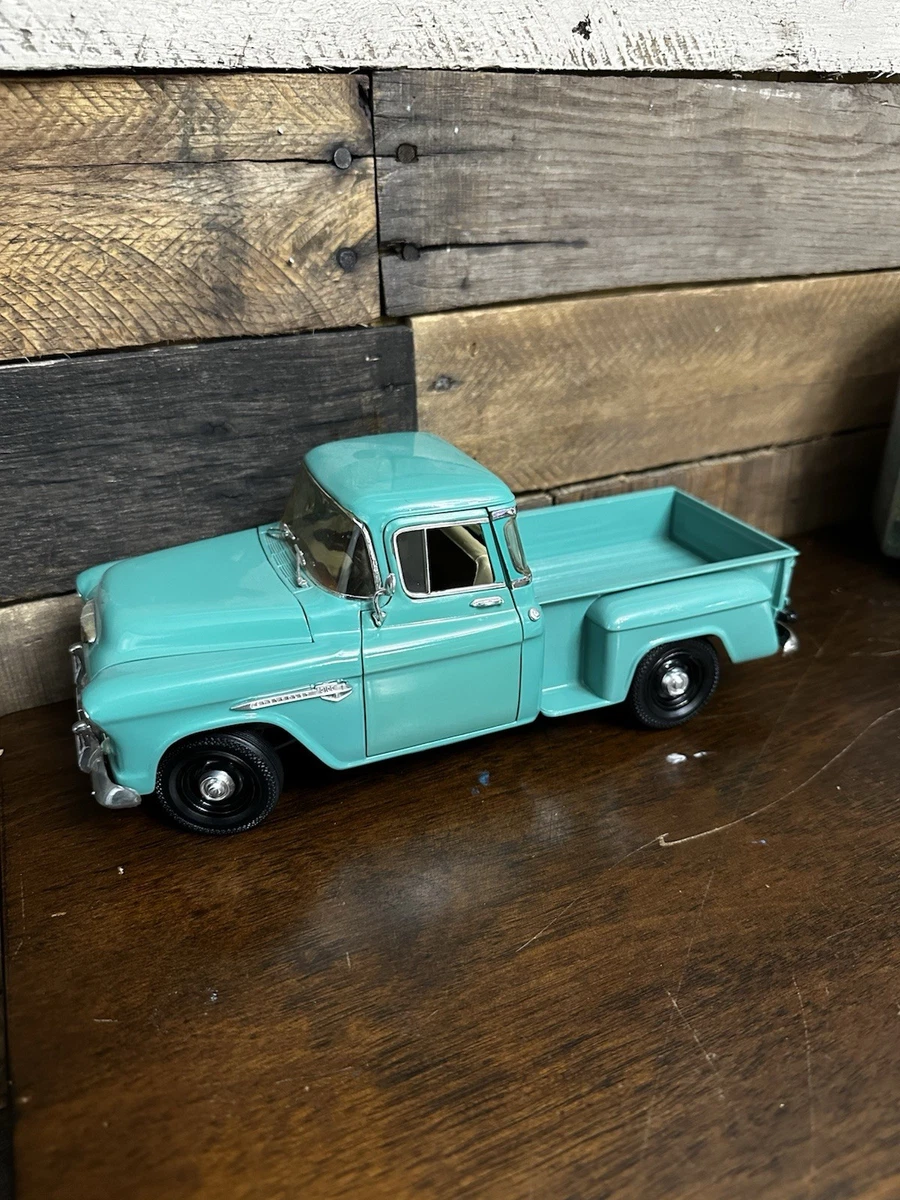 Chevrolet 1:18 1955 Vehicle Year Vintage Manufacture Diecast Cars