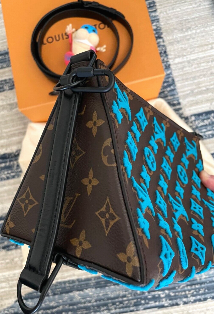 【ヴィンテージ】Rank:A☆Louis Vuitton ロゴ ショルダーバック New Louis Vuitton Triangle Bag Blue Monogram Tuffetage
