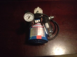 SPEEDY-USA-AIRBRUSH-AIR-Compressor-Model-PC201-WITH-OIL-CATCH