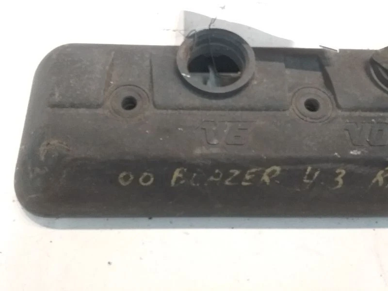Chevy S10 Blazer 2000 4,3 cubierta de válvula derecha Foto 3 de 3