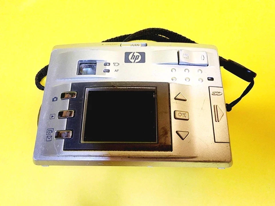 HP PHOTOSMART 735 DIGITAL CAMERA 3.2 MP 15X ZOOM SILVER AUTOFOCUS COMPACT HANDY - Image 2 of 4