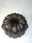 Vintage Early LODGE Cast Iron Bundt Cake Pan Great Condition! Seasoned!