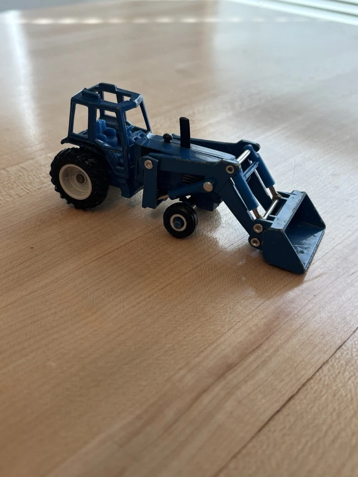 Ford TW-35 Tractor w Front Loader & Cab Slightly Used 1/64 Scale by Ertl - Image 3 of 4