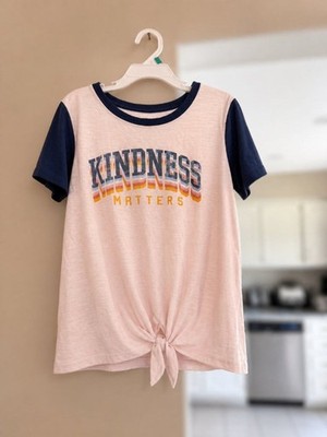 SO  Kindness Matters  Graphic Tee Girls Size Medium