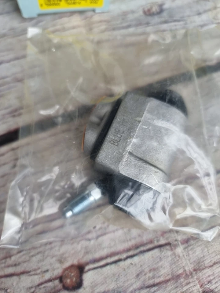 Blue Print Original New Wheel Brake Cylinder ADG04461 - Image 2 of 4