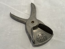 Vintage Irvinware Irvin Ware Aluminum Lemon Squeezer Hand Juicer Made in USA
