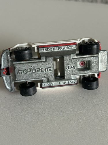 MAJORETTE Renault 4 JP4 Avec Remorque - Foto 13 di 14