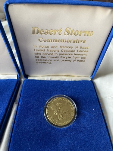 Desert Storm Commemorative Coin Set in Cases - .999 Silver and Brass - Picture 3 of 4