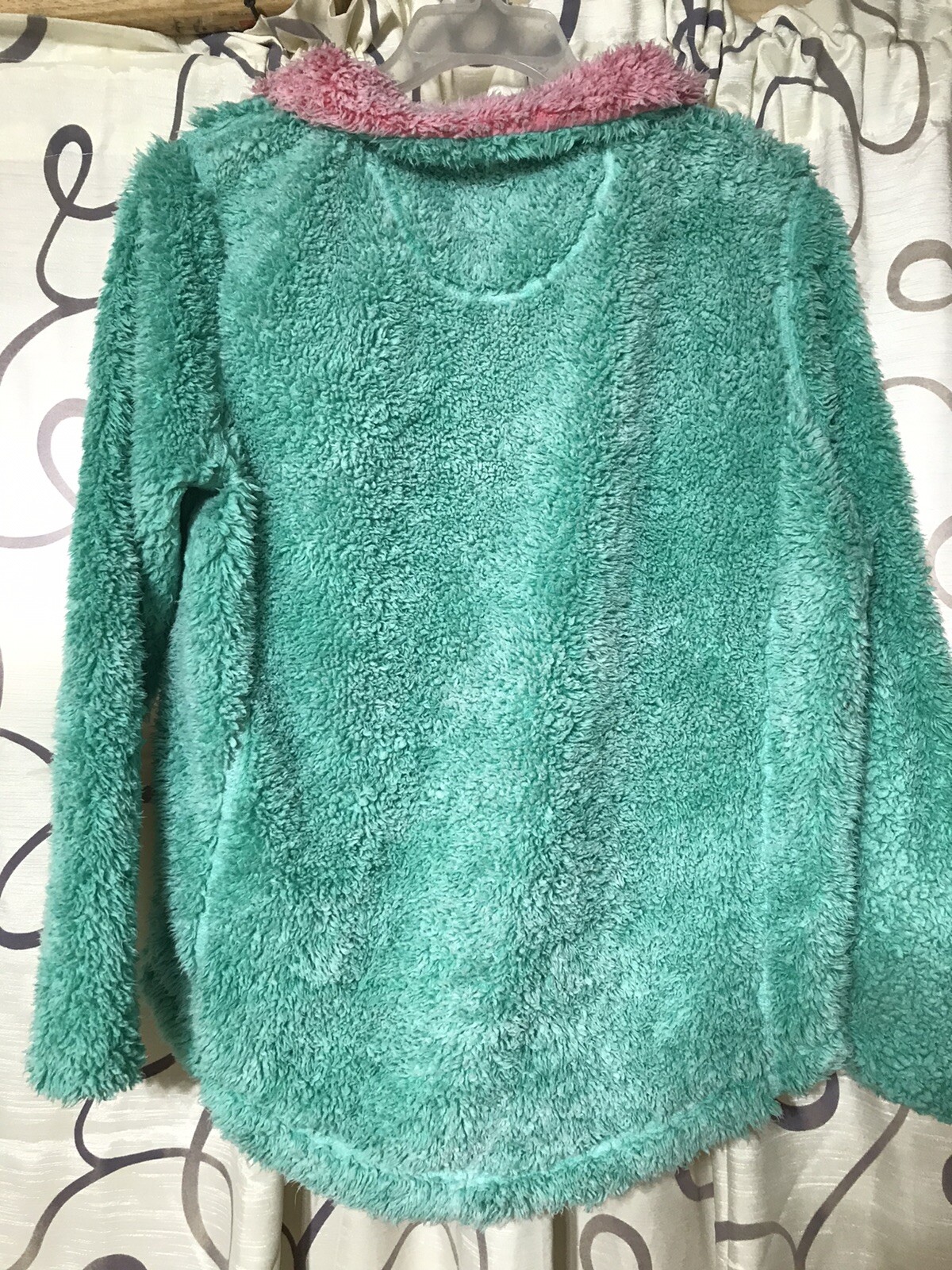 Simply Southern Mint/Pink Faux Fur Pullover Womens Size XL