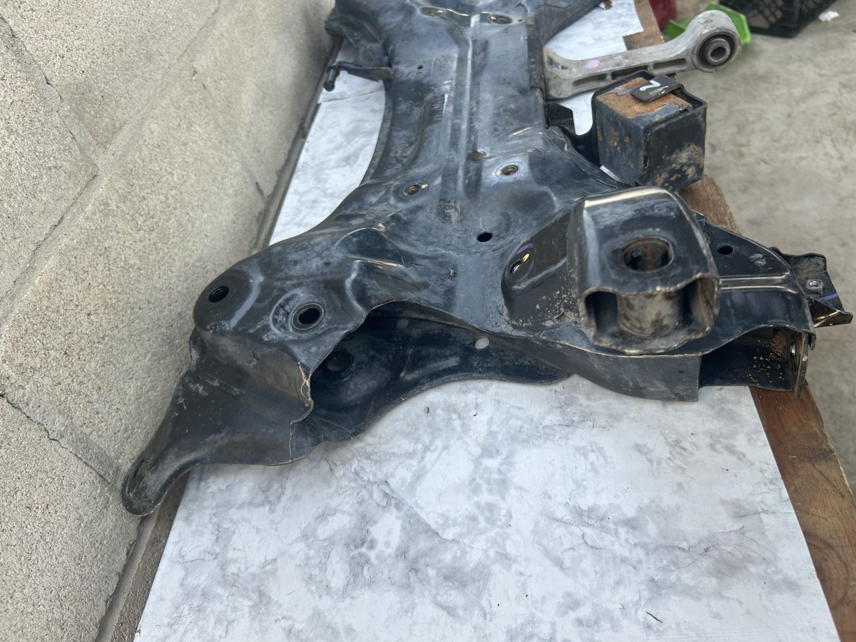 UMB2011〜2014 2011-2014 Hyundai Sonata Front Subframe Crossmember Engine Cradle