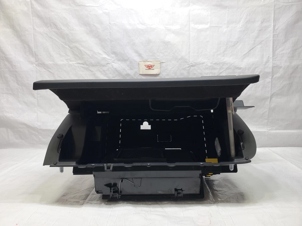 2011-2017 Volkswagen Touareg Dashboard Glove Box Storage Compartment OEM Foto 3 de 4