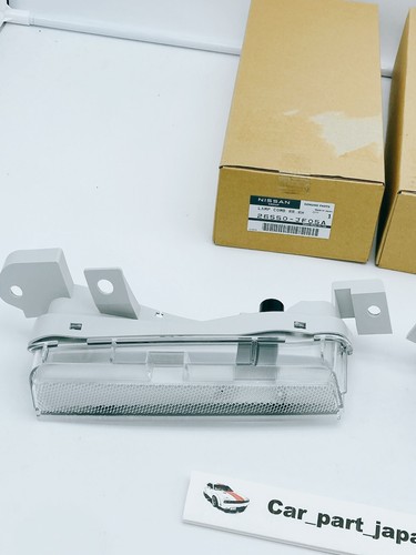 Genuine Nissan R35 GT-R GTR Rear Clear Corner Side Markers Light Lamp Pair - Picture 3 of 15