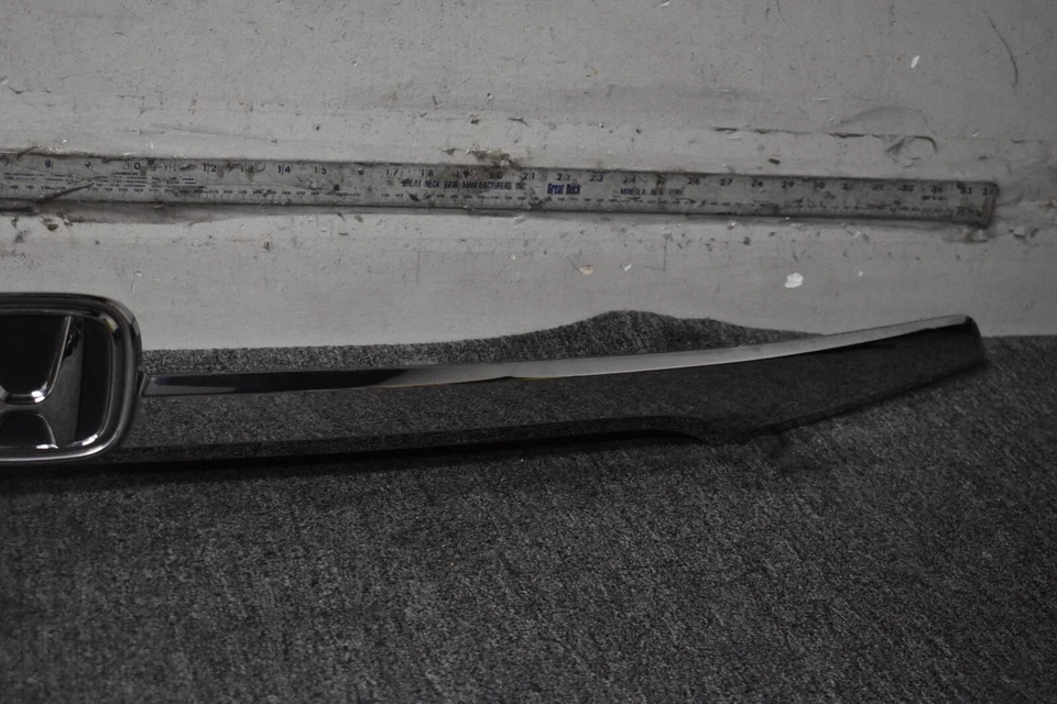 2018 - 2020 年本田 Odyssey 后 GARNISH ASSY 工厂原始设备制造商 — 第 3/4 张图片