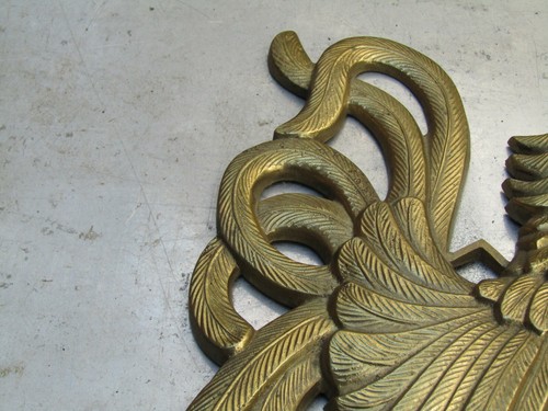 Set of 2 Vintage Cast Metal Wall Hanging Fighting Roosters Made In Japan - Picture 6 of 11
