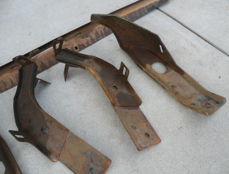 SOPORTES PARACHOQUES TRASERO FORD GALAXIE 500 XL LTD 1968 68 OEM Foto 4 de 4