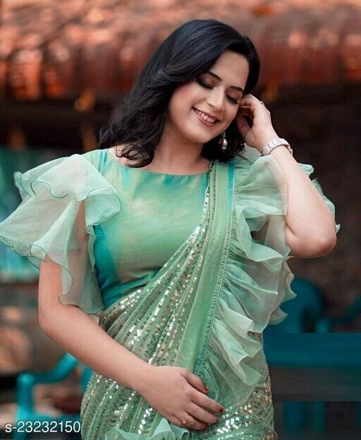 Pakistani saree clearance design for wedding