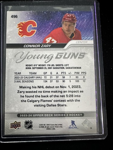 2023-24 Upper Deck Young Guns Outburst Silver Connor Zary Rookie RC #496 Calgary - Foto 2 di 2
