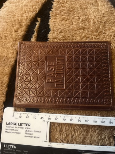 Vintage Leather USSR PASSPORT COVER-1970’s - Foto 4 di 4