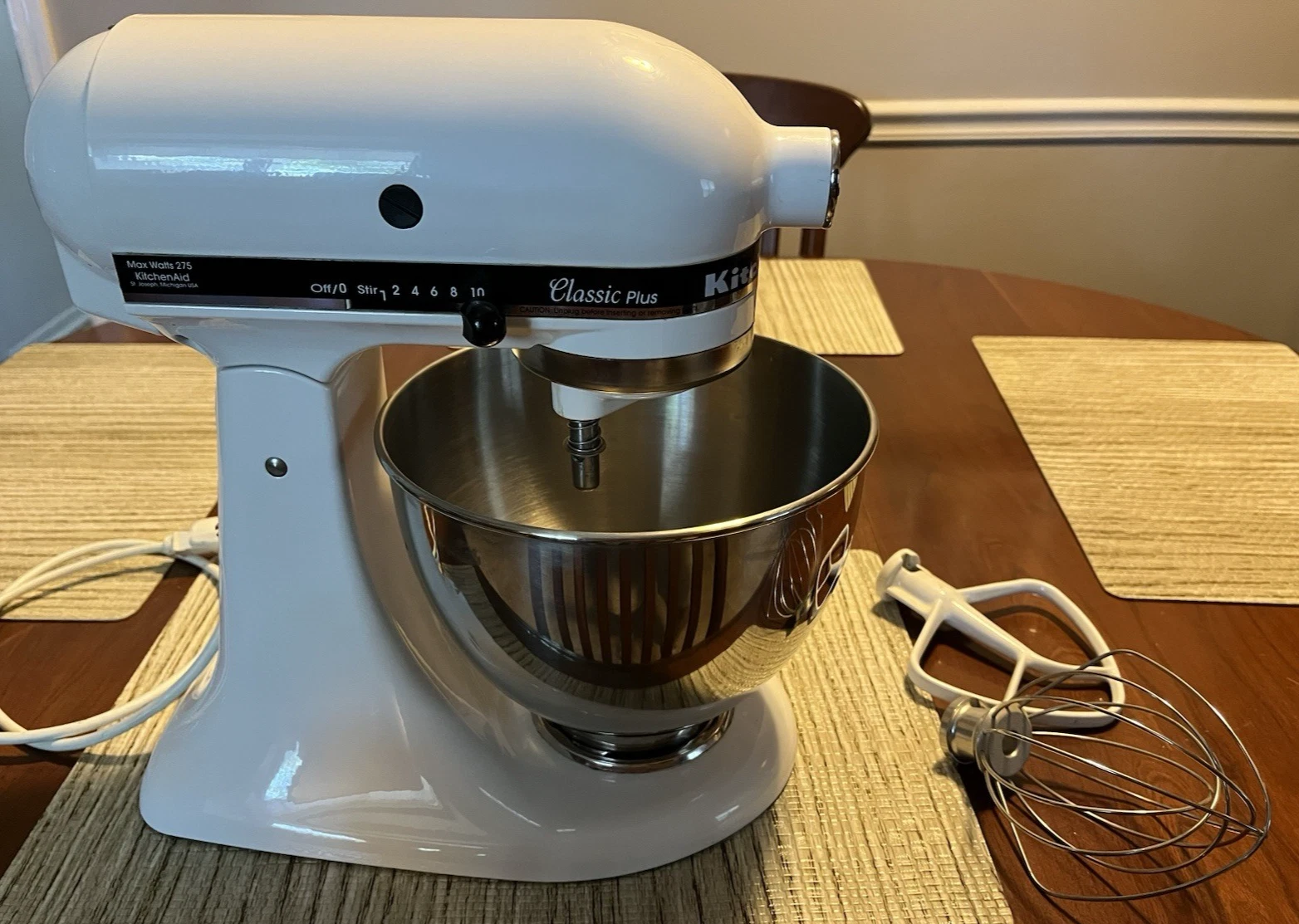 KitchenAid Classic Plus Stand Mixer White (KSM75WH) Works Well! READ Description
Opens in a new wind