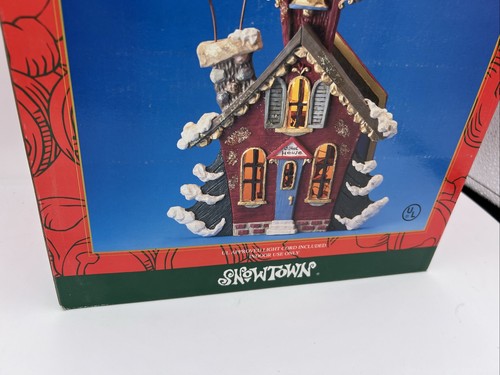Kurt S. Adler, CASA SCUOLA illuminata Snowtown, villaggio di Natale con scatola - Foto 3 di 10