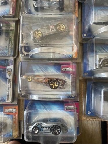 hot wheels lot Zmac Lot Of 32 Minor Card DAmage On A Few Cars. - Picture 8 of 14