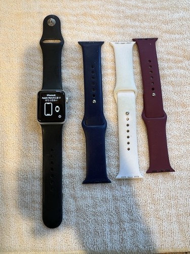 Apple Watch Series 3 - 38mm - Silver Aluminum - *WORKS GREAT* Inc 3 Extra Bands - Picture 1 of 6