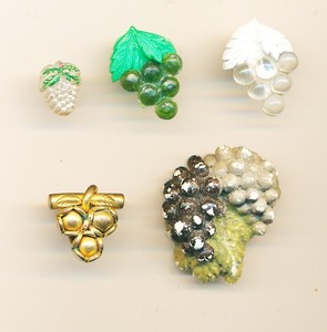 5 Vintage Grape Buttons; Plaster, Pearlized Clambroth Glass, Plastic