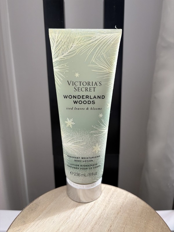 VICTORIA’S SECRET WONDERLAND WOODS FRAGRANCE BODY LOTION CREAM 8 oz New