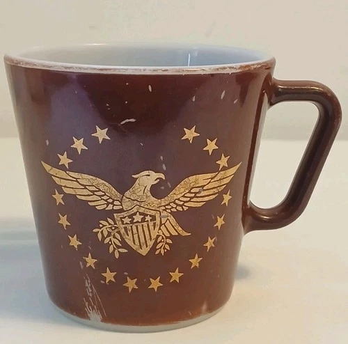 Vintage Pyrex Eagle Coffee Mug Cup Brown & Gold #1410 Americana Colonial 10 ozb