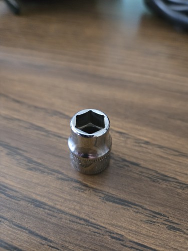 Snap-on Tools USA NOS 3/8" Drive 6-POINT Metric 10mm Shallow Socket FSM101