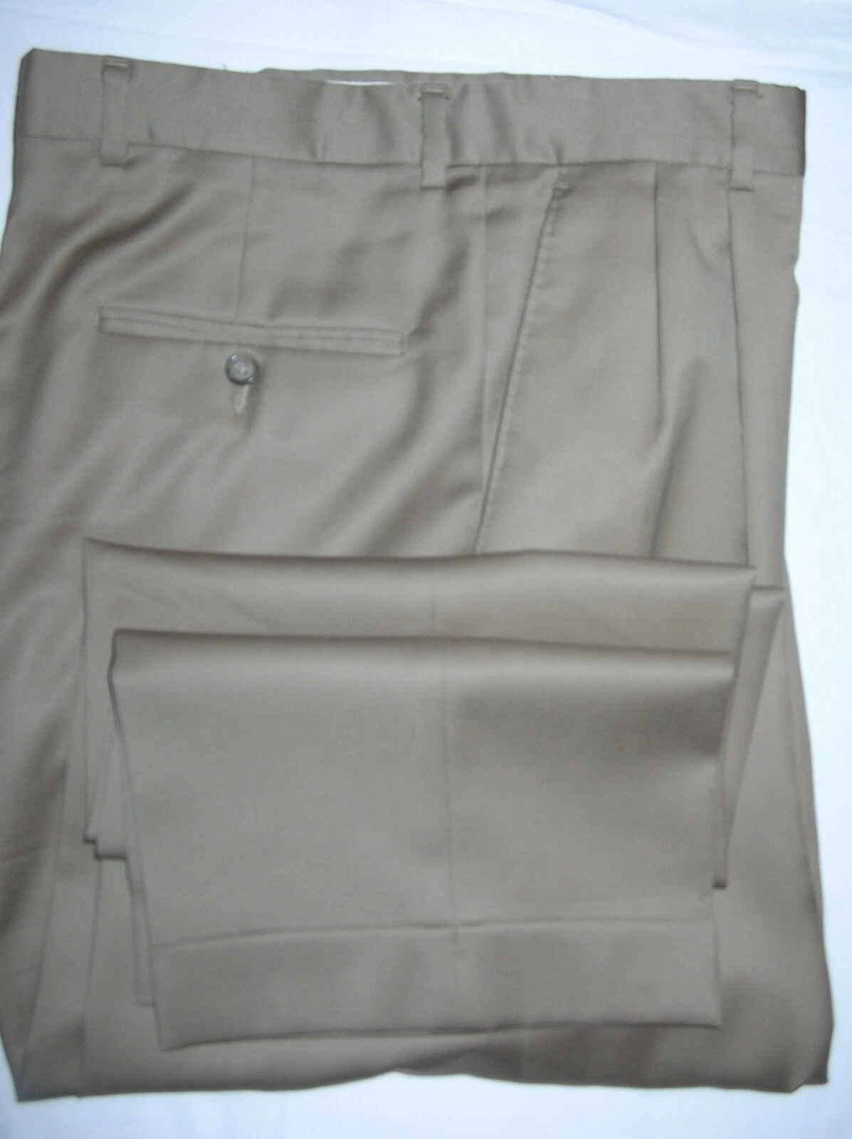 Hart Schaffner Marx Gold model taupe pleated wool dress pants 34 x 31 (P8)