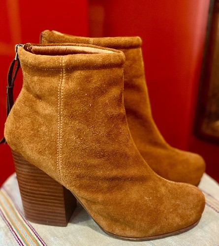 Size 8 JEFFREY CAMPBELL Rumble Suede Ankle Boots Booties Russet EUC - Picture 2 of 12