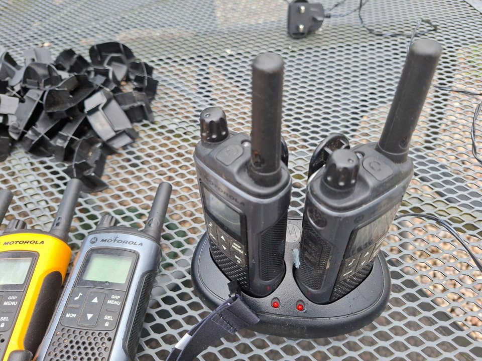 4 x MOTOROLA T80 Extreme Walkie Talkie Two-Way Radio PMR446 | eBay UK
