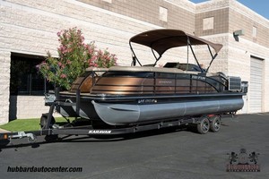 2021 Bennington Q25SB Tritoon + Karavan Trailer - 300 Yamaha Engine