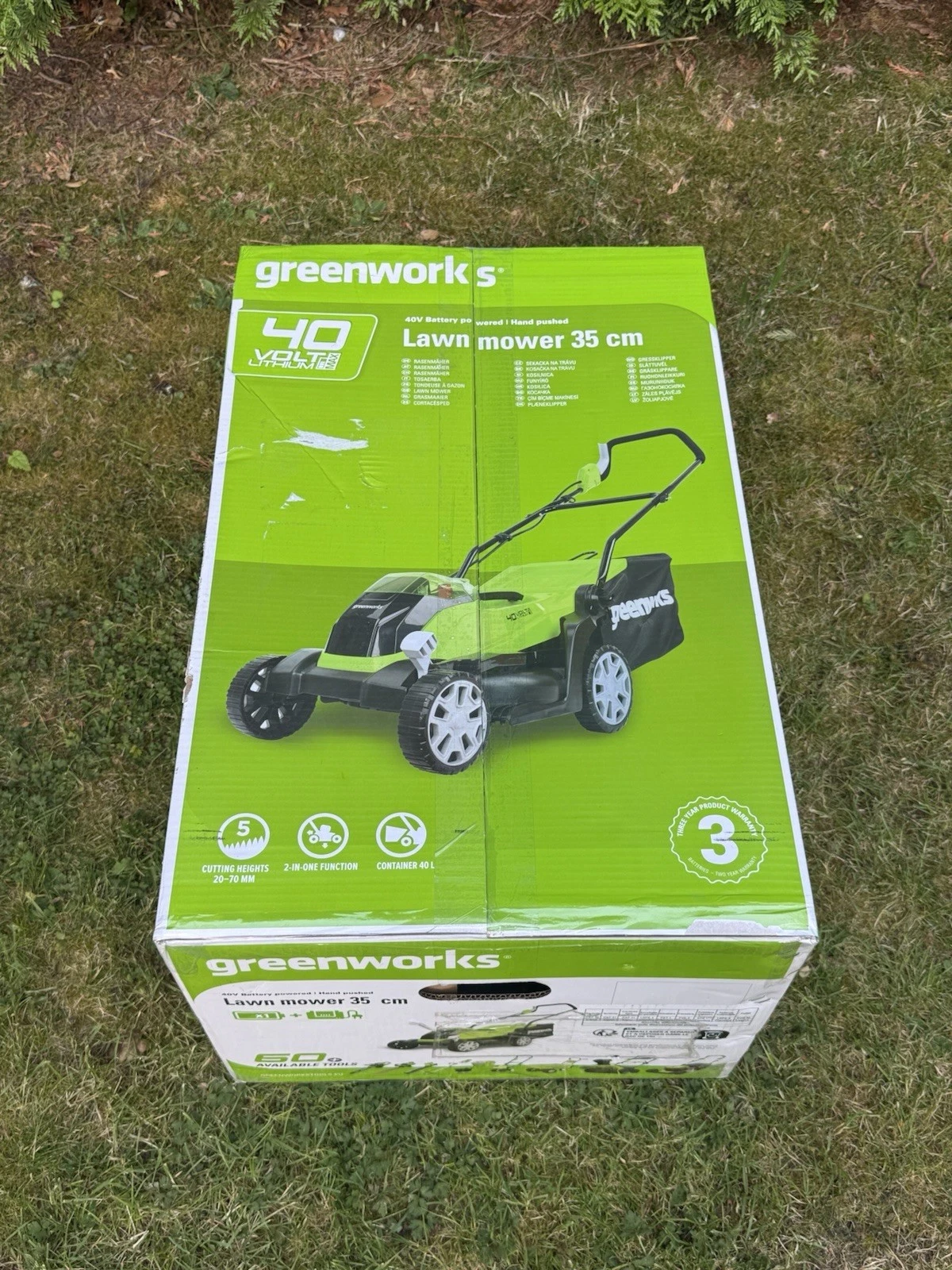 Greenworks 40V Lawn Mower 35cm With 1x 2Ah 40V Battery & Charger - New