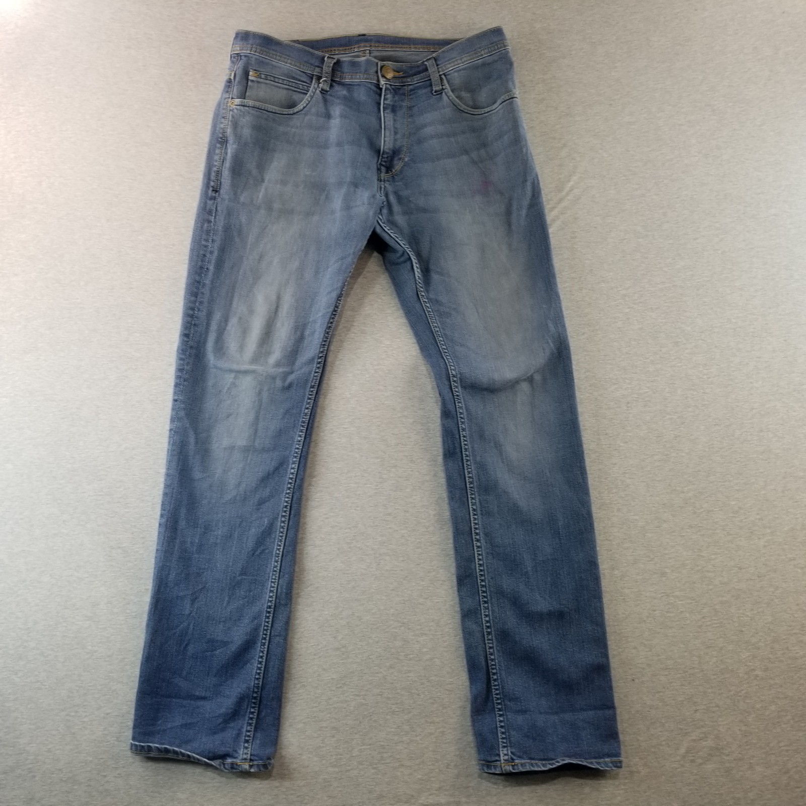 Lee Jeans Men's Sz 32-33 Med Wash High Quality Nice Normcore Durable