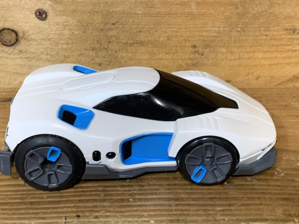 Vehículo RC inteligente blanco robótico Rev 0420 coche exótico Wow Wee Bluetooth juguete probado Foto 4 de 4