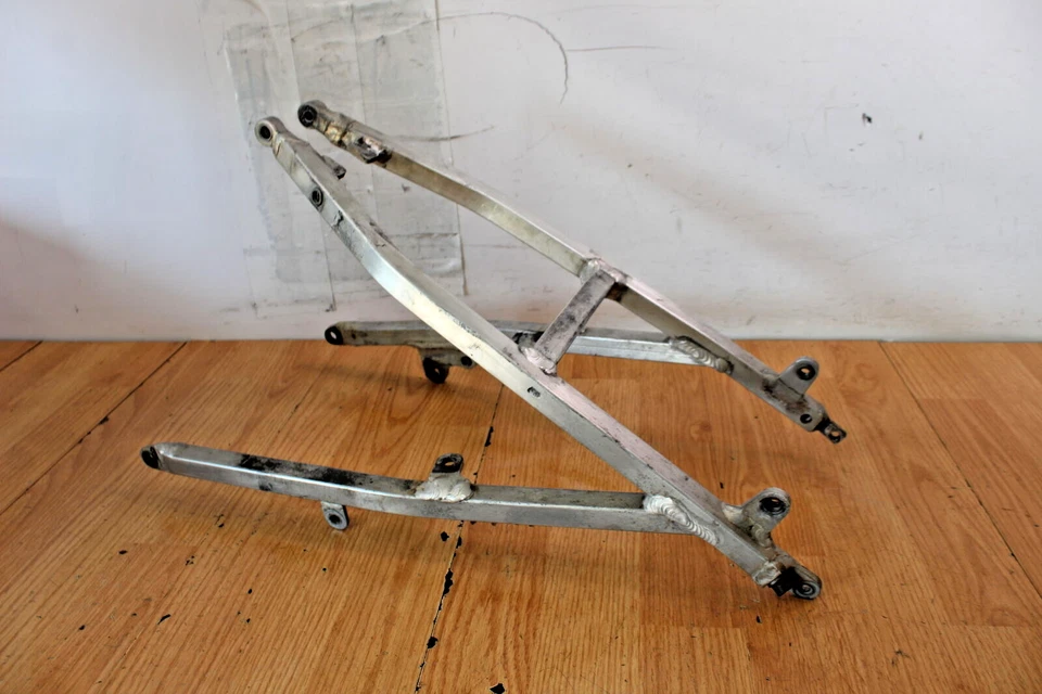 2004 年本田 CRF450R 后副车架 — 第 4/4 张图片