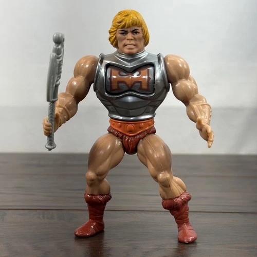 Vintage 1983 Battle Armor He-Man Masters Of The Universe Action Figure W/ Axe