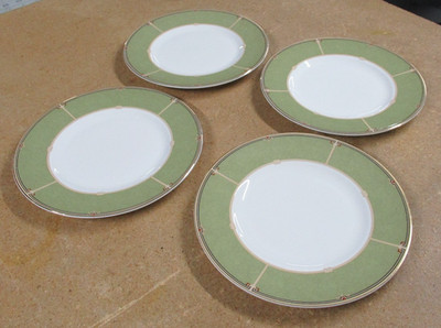 4 Wedgewood England Bone China Oberon 9'' Green Accent Luncheon Plate