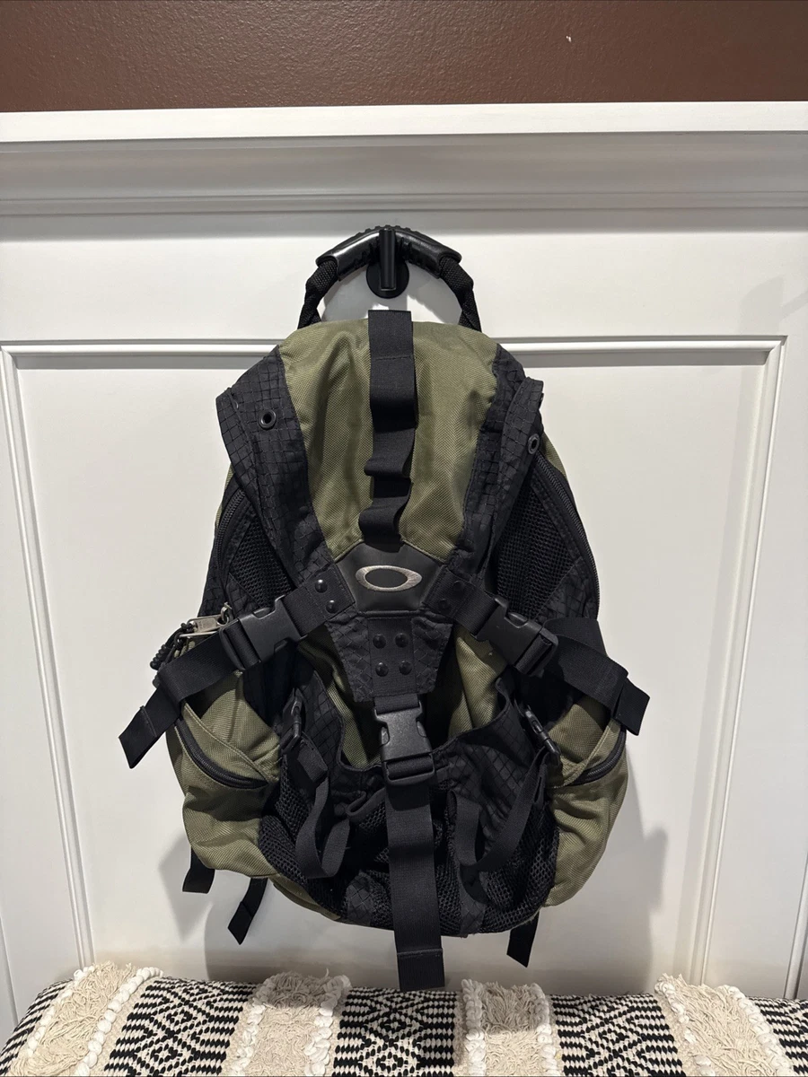 Preços baixos em Mochila Oakley ICON | eBay