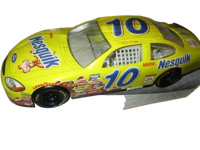 Hot Wheels Racing 2001 Nesquik #10 NASCAR 1/24 Scale Die Cast