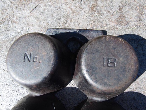 Griswold No.18 Cast Iron 6 Count Muffin Cupcake Pan 6141 Erie PA USA - Picture 3 of 11