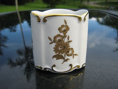 JLMENAU SIGNED MADE IN GERMANY GOLDEN FLOWER PATTERN CIGARETTE HOLDER