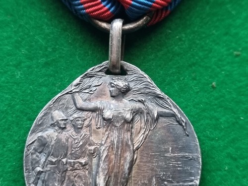 MEDAGLIA ARGENTO ASTI COCCONATO AI PROPRI FIGLI MANDAMENTO REDUCI CAMPAGNA LIBIA - Foto 17 di 23